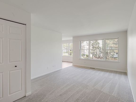 3rd image of 1129 N Red Oak Cir Unit 2