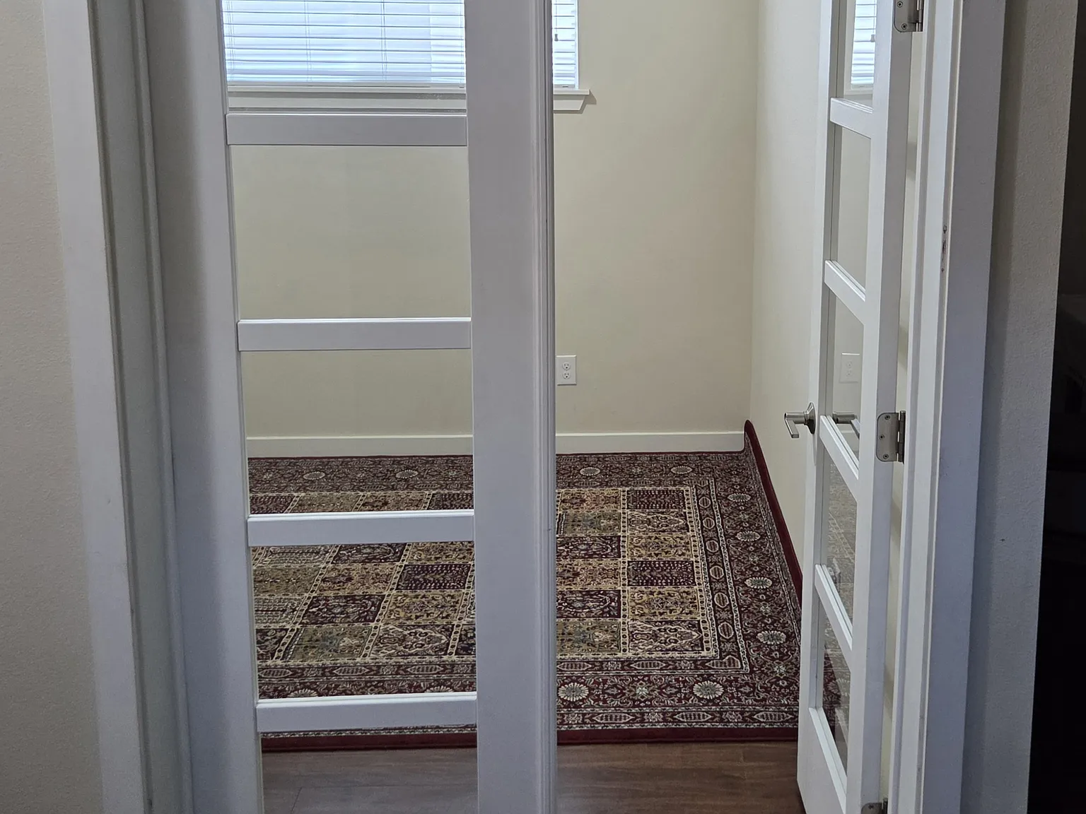 5 bed, 2.5 bath, 2268 sqft, $3,700 — Photo 4