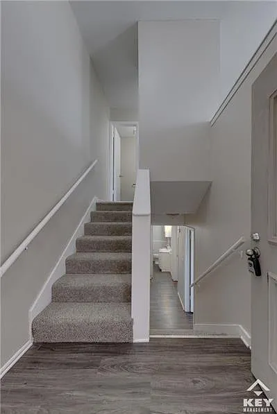 2 bed, 1.5 bath, 1145 sqft, $1,050 — Photo 2