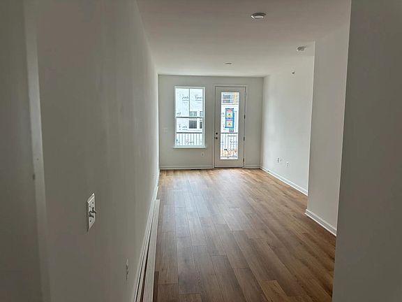 Harridan B home office