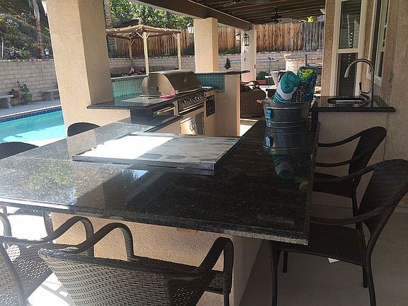 Flat grill and BBQ grill