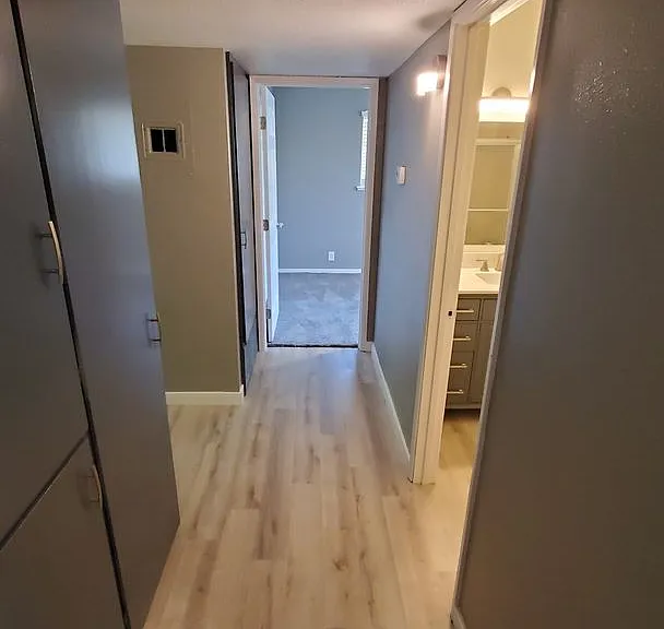 1465 Benton Dr — Photo 7