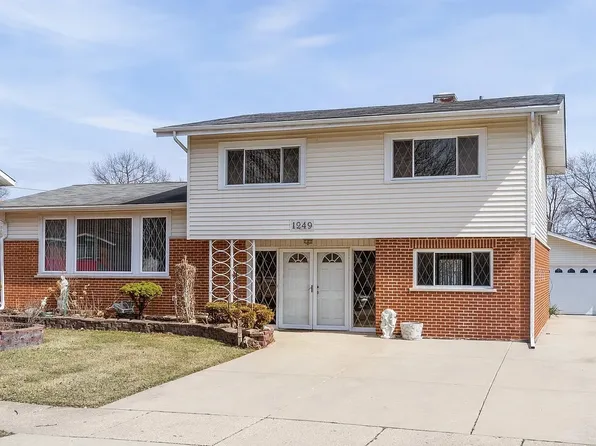 1249 S Pennsylvania Ave, Des Plaines, IL 60018