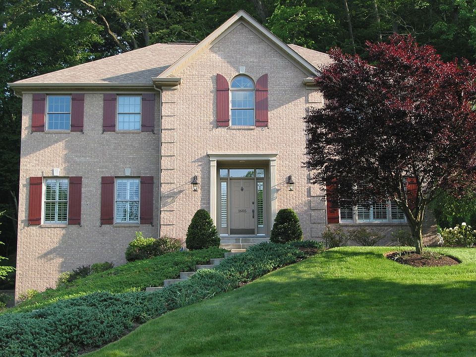 1605 Valley Brooke Court