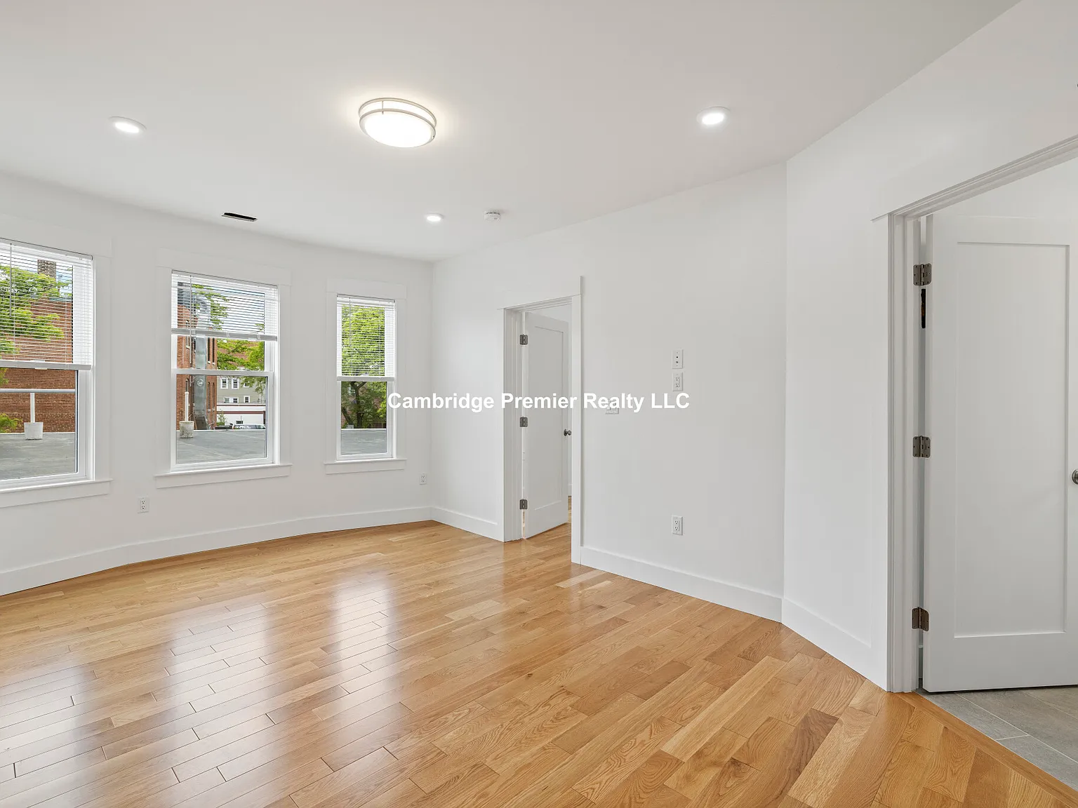 3 bed, 1300 sqft, $5,000 — Photo 3