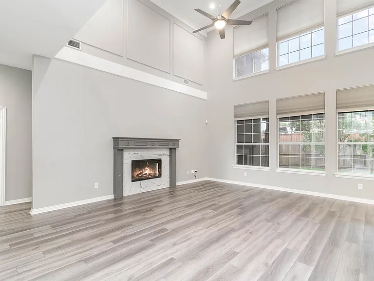 6009 Charleston Dr — Photo 2