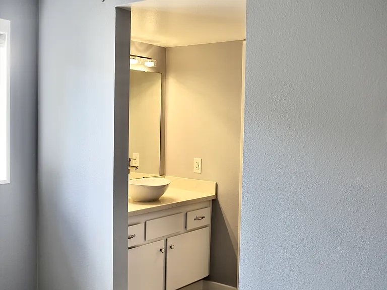1515 E Union St #304 — Photo 28