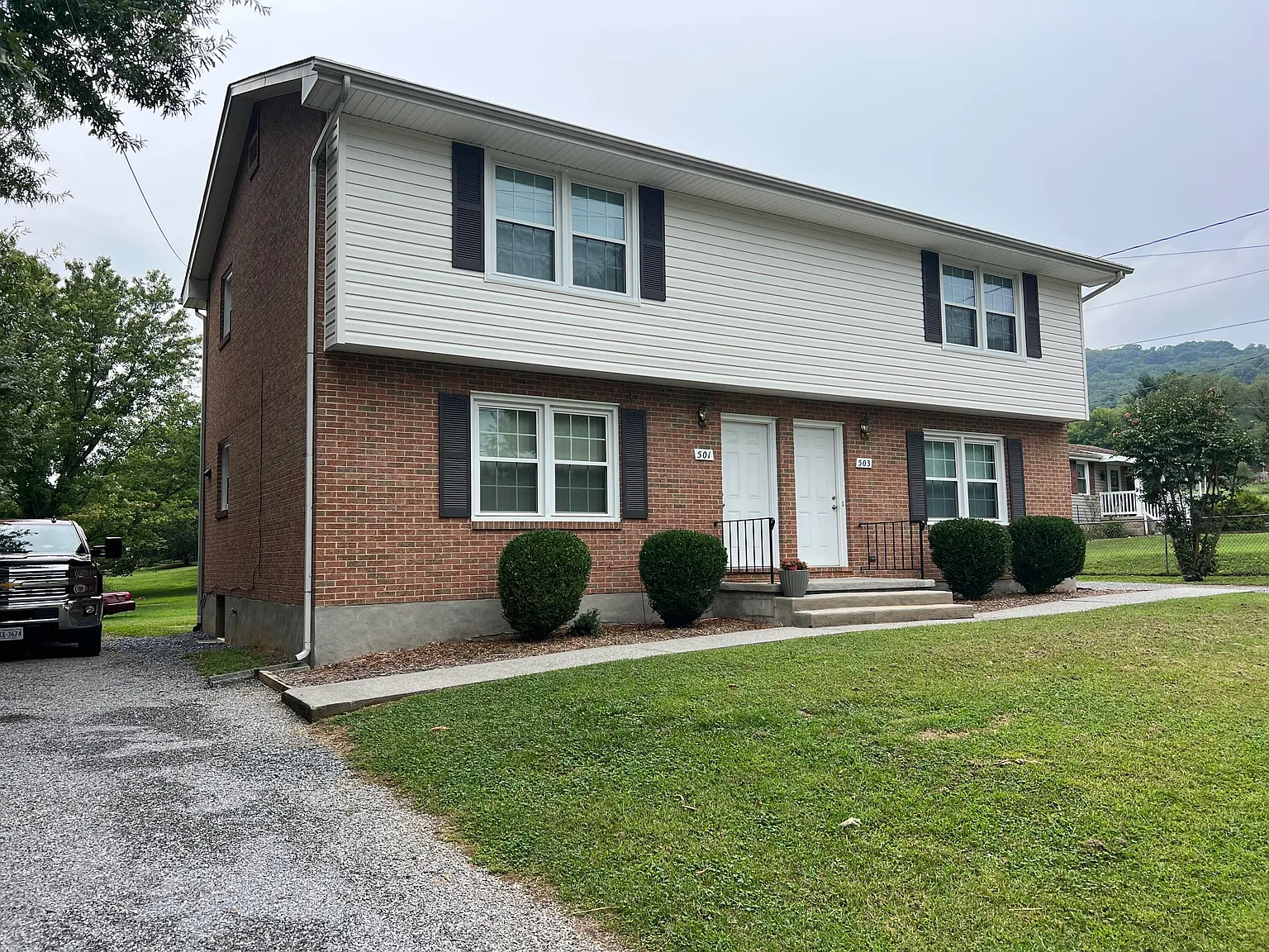 2 bed, 1.5 bath, 1050 sqft, $1,400 — Photo 1