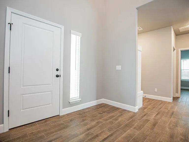 2010 Periwinkle Pl — Photo 2