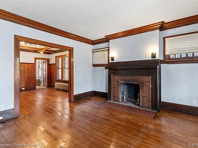 4571 Vancouver St — Photo 3