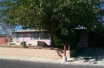 1st image of 15554 Louise St
