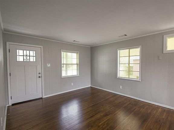 2nd image of 4503 Jamaica Ave