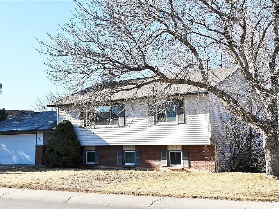 1st image of 900 Columbine Drive