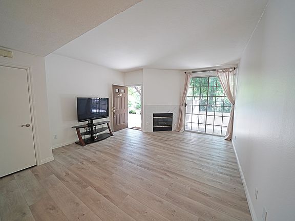 5th image of 24137 Del Monte Dr #1-231