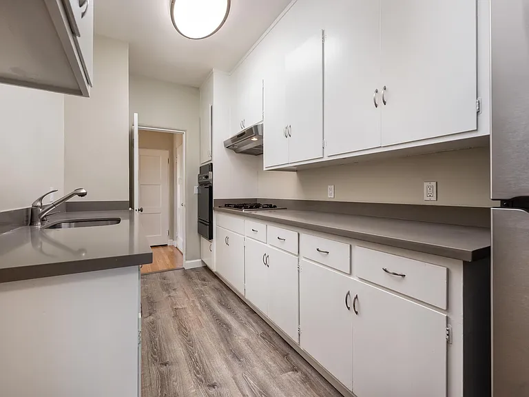 425 Williams Pl #9 — Photo 9