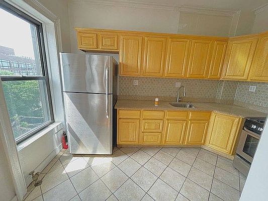 2nd image of 38 Claver Pl Floor 4