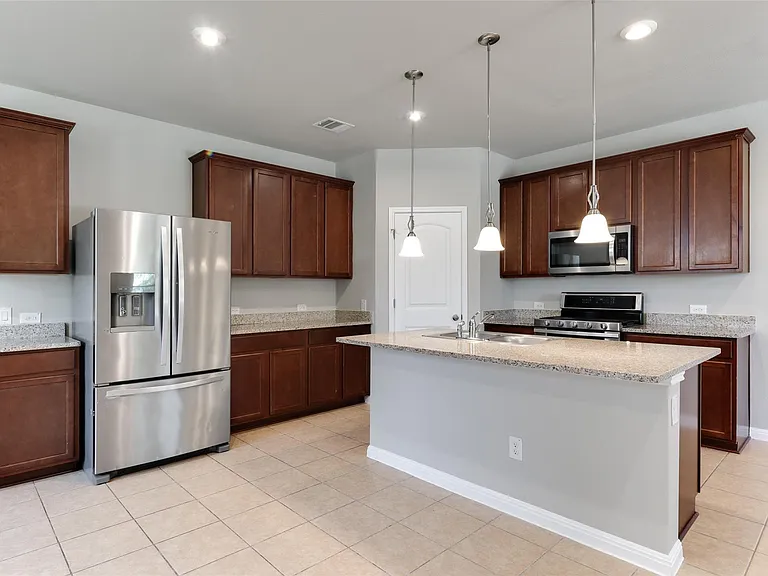 2929 Harvester Ln — Photo 6