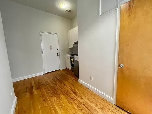2nd image of 132 Thompson St #1A