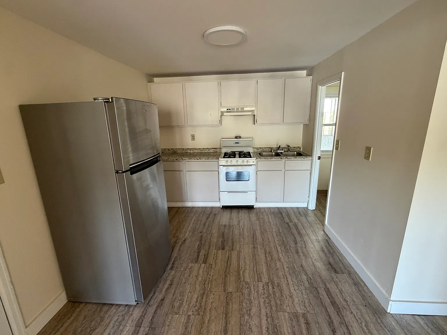 2 bed, $1,600 — Photo 2