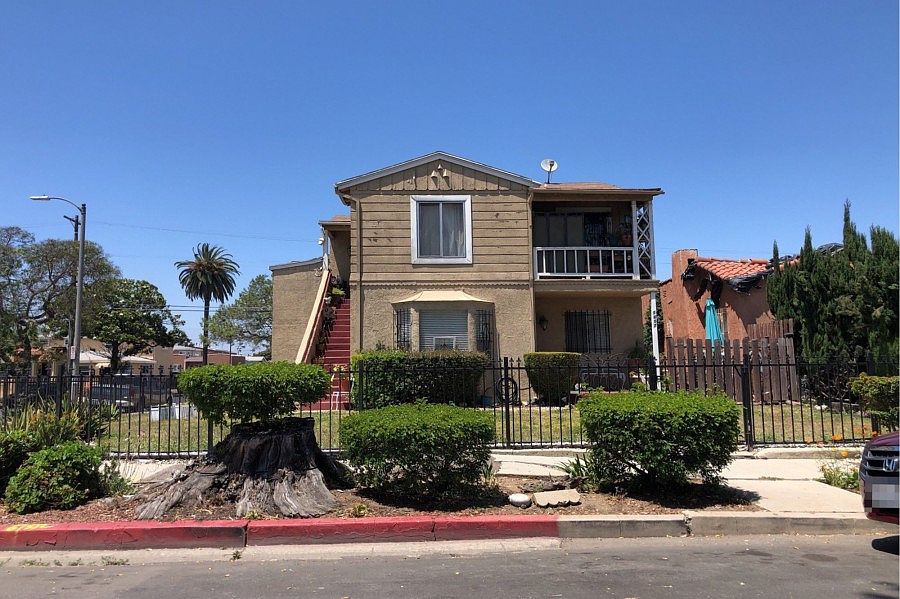 1st image of 1657 W 82nd St