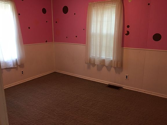 5th image of 504 Atkins St