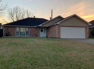 9425 Meadowbend Dr, Beaumont, TX 77706