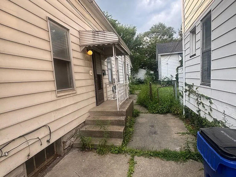 6401 Gertrude Ave — Photo 36