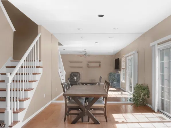 111 Cardigan Ct, Parsippany, NJ 07054