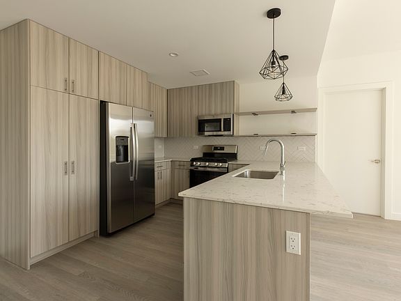 4th image of 55 Saint Johns Ave #204