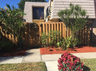 5590 Woodrose Ct APT 2, Fort Myers, FL 33907
