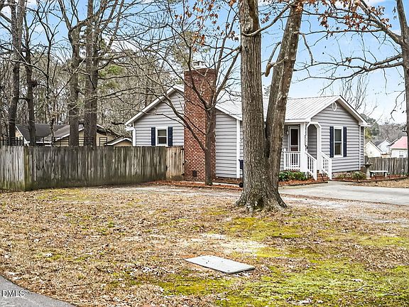 2nd image of 1301 East Pointe