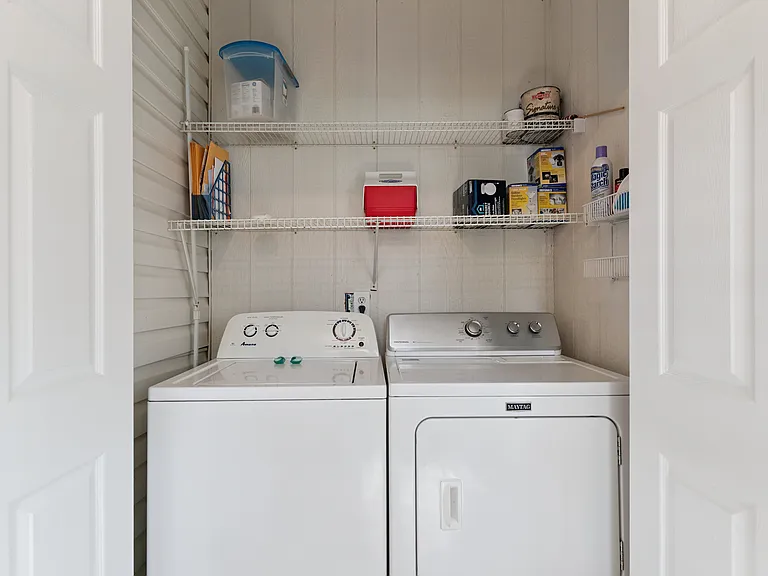 324 Pine St — Photo 15