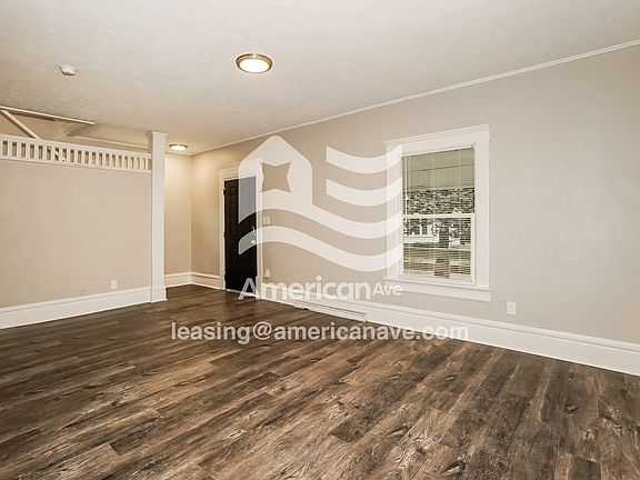 1013438_003_wm_-_living_room_13225584.jpg