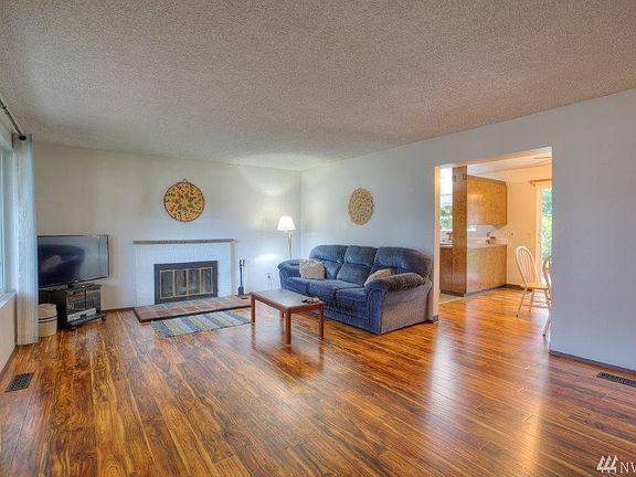 2nd image of 1914 36th St SE
