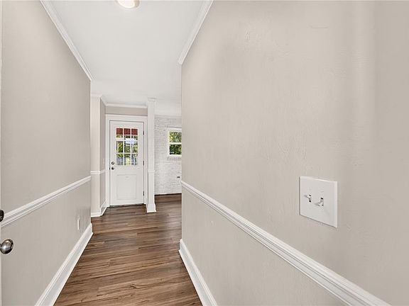 3rd image of 507 GOVERNOR AVENUE NE