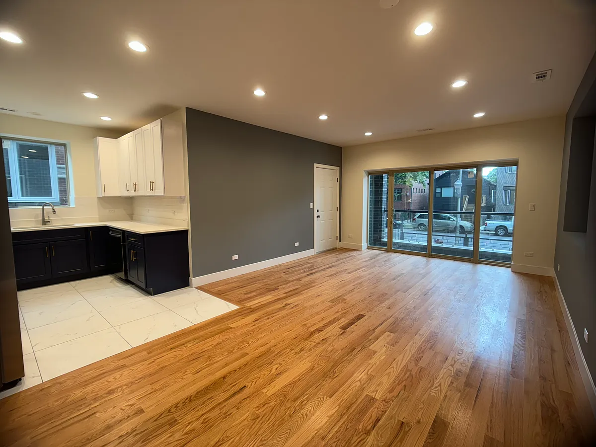 Building Photo - 3503 S Union Ave #3