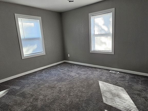 5th image of 830 S Richmond Ave