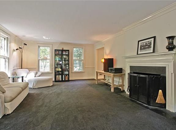 4th image of 1205 Saxon Dr