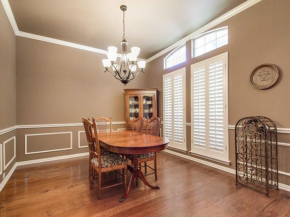 5th image of 3113 Clayton Dr