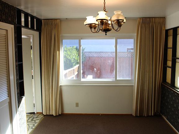 5th image of 2581 Carmel Dr
