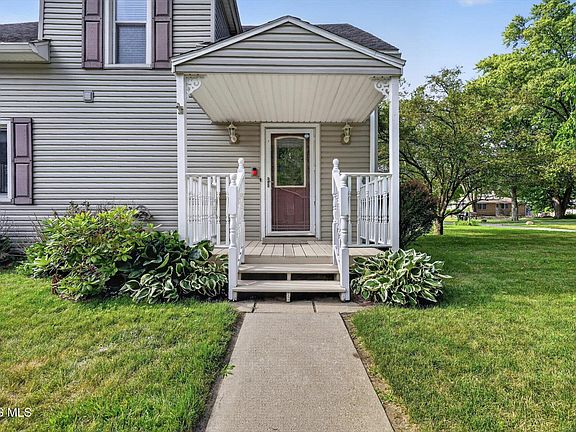 4th image of 3244 Fairbanks Ave