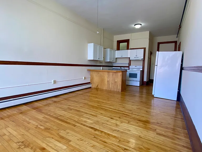 366 Main St #4 — Photo 5