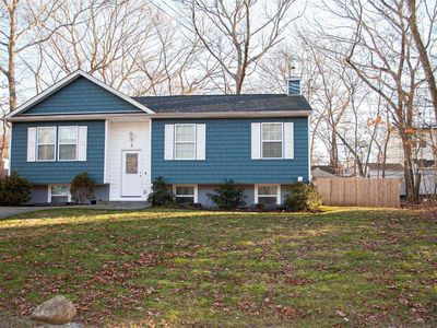 (Undisclosed Address), Medford, NY, 11763