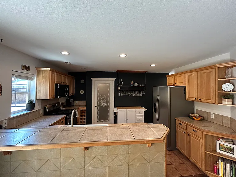 21365 Oakview Dr — Photo 8