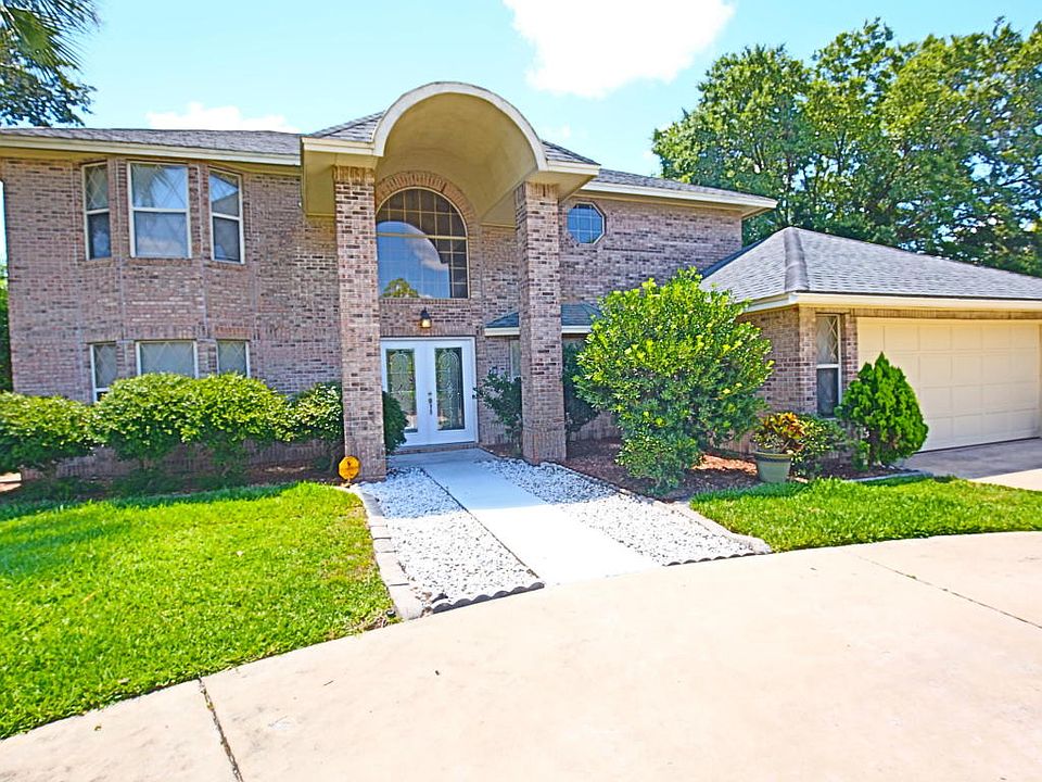 1st image of 743 Sandy Hill Cir