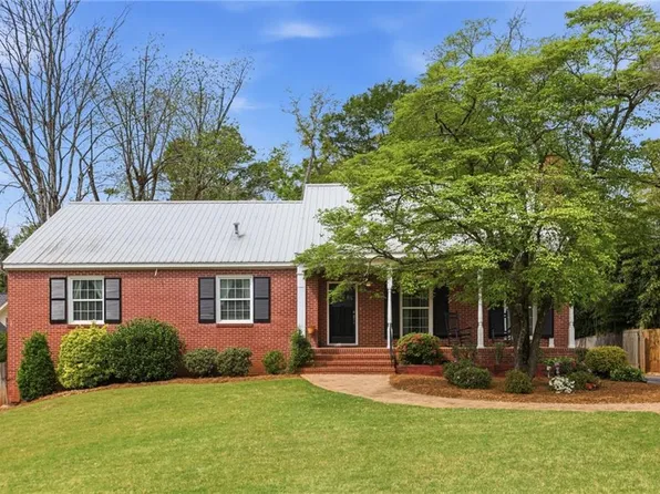 665 Iroquois Dr NE, Marietta, GA 30060