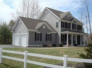 1 Boulder Ct, Raymond, NH 03077