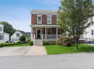 5 Stone St, New Hamburg, NY 12590