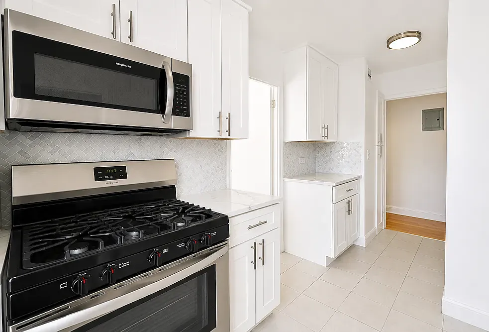 305 East 86th Street — Photo 3