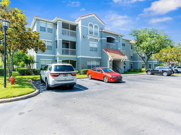 18001 Richmond Place Dr APT 920, Tampa, FL 33647